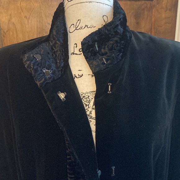 Velvet dress/opera coat from JS Collections size Large - Picture 3 of 7